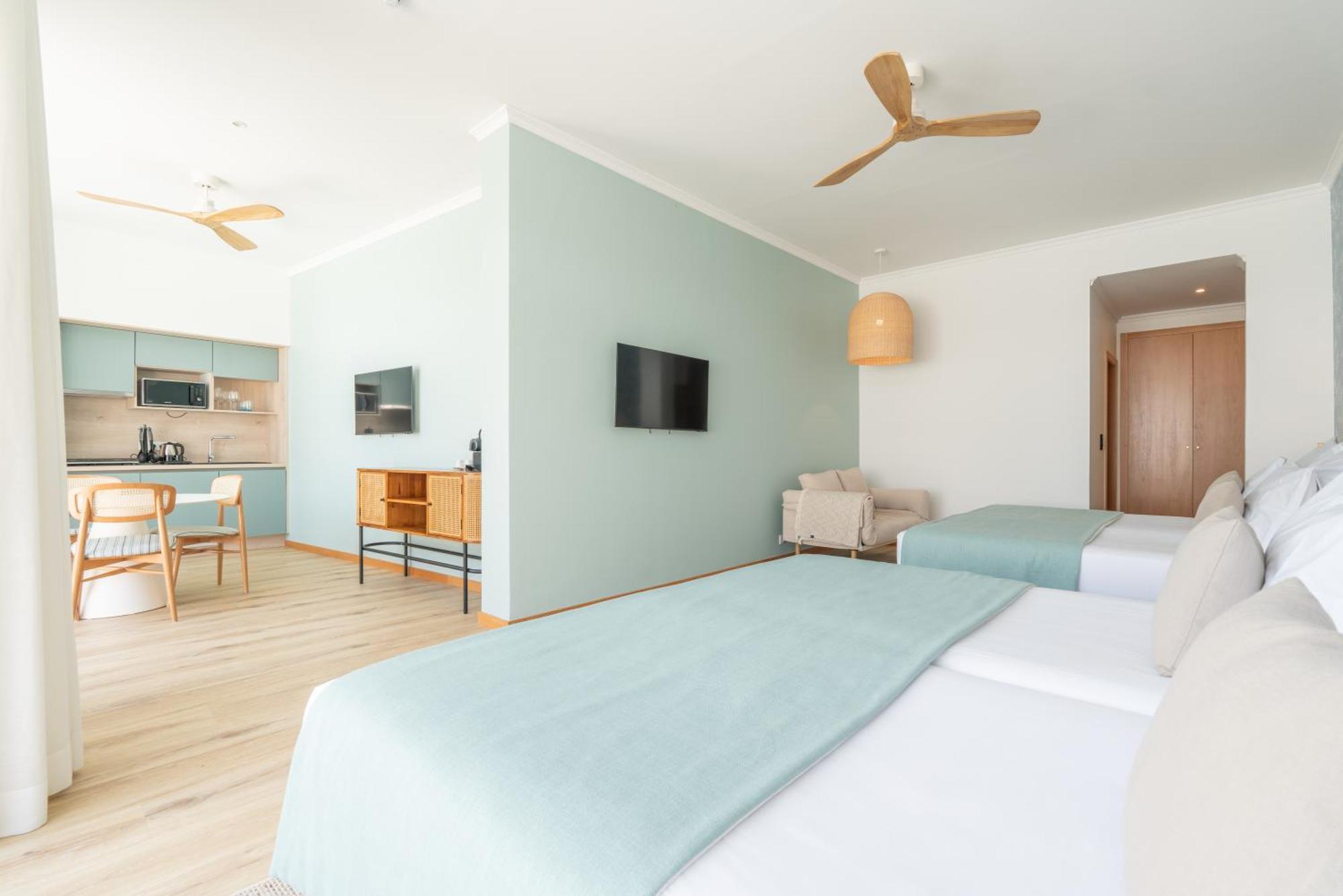 Studios By Aqua Natura Hotels Porto Moniz Esterno foto